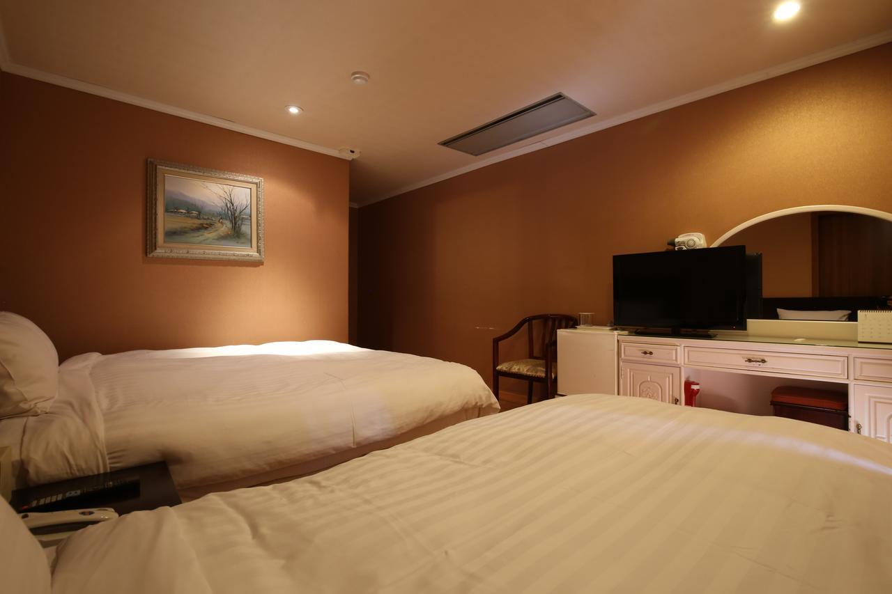 Lake Hills Hotel Songnisan Boeun Zewnętrze zdjęcie